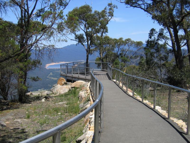 Halls Gap - Boroka Lookout, Mount Difficult Road: Viewing platform