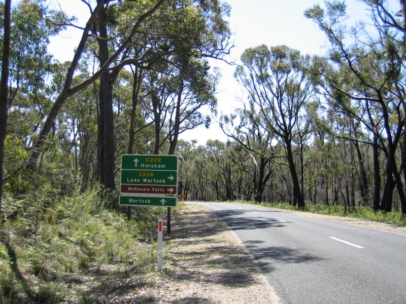 Halls Gap - MacKenzie Falls: View north-west along Northern Grampians Rd towards Wartook Rd