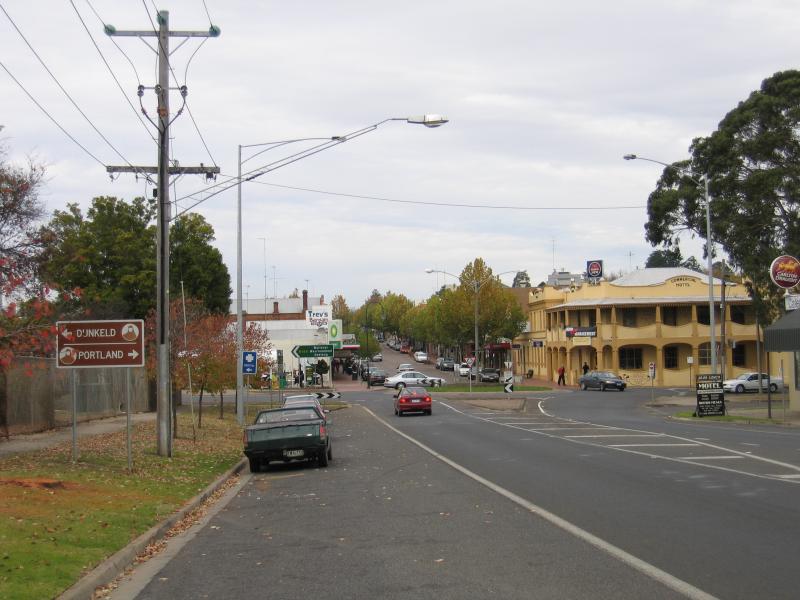 Hamilton - Shops and commercial centre: View south-east along Pope St towards Lonsdale St