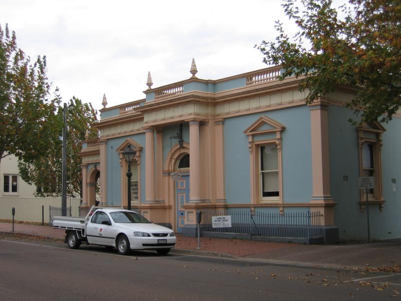 Hamilton - Shops and commercial centre: Hamilton History Centre, Gray St