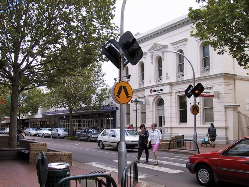 Hamilton - Shops and commercial centre: View south-west along Gray St between Thompson St and Brown St