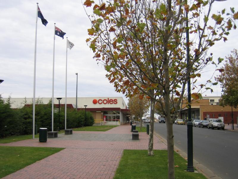 Hamilton - Cultural precinct, Brown Street: View south-east along Brown St between Lonsdale St and Gray St