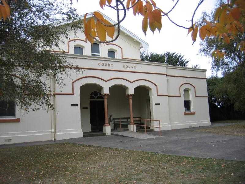 Hamilton - Around Hamilton: Court House, Martin St