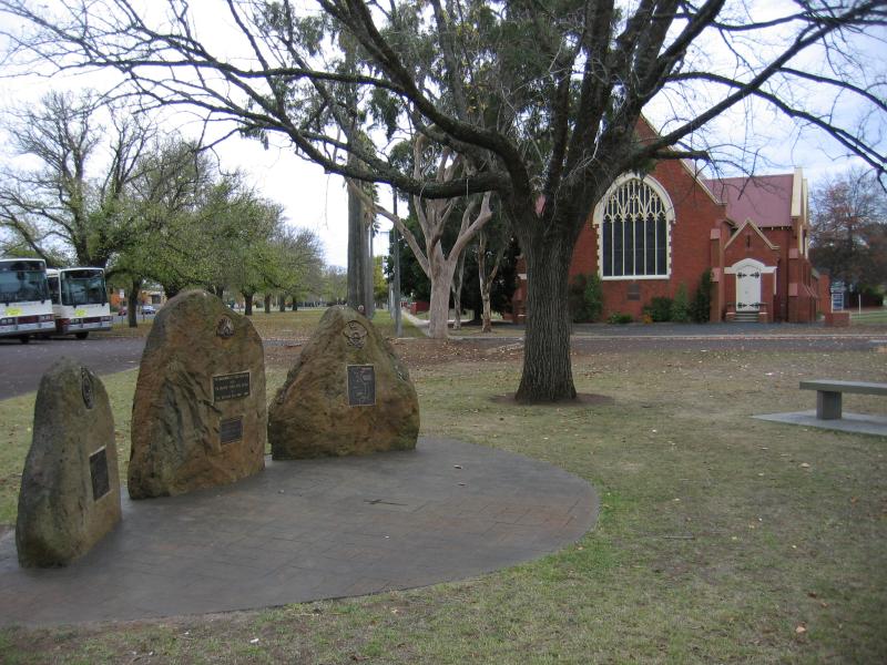 Hamilton - Around Hamilton: War memorial and Uniting Church, Lonsdale St between Brown St and Cox St