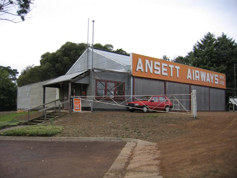Hamilton - Lake Hamilton: Sir Reginald Ansett Transport Museum, off Riley St