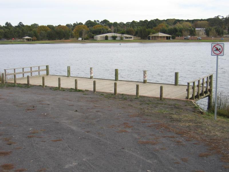 Hamilton - Lake Hamilton: Jetty off Rippon Rd north of Hyland St