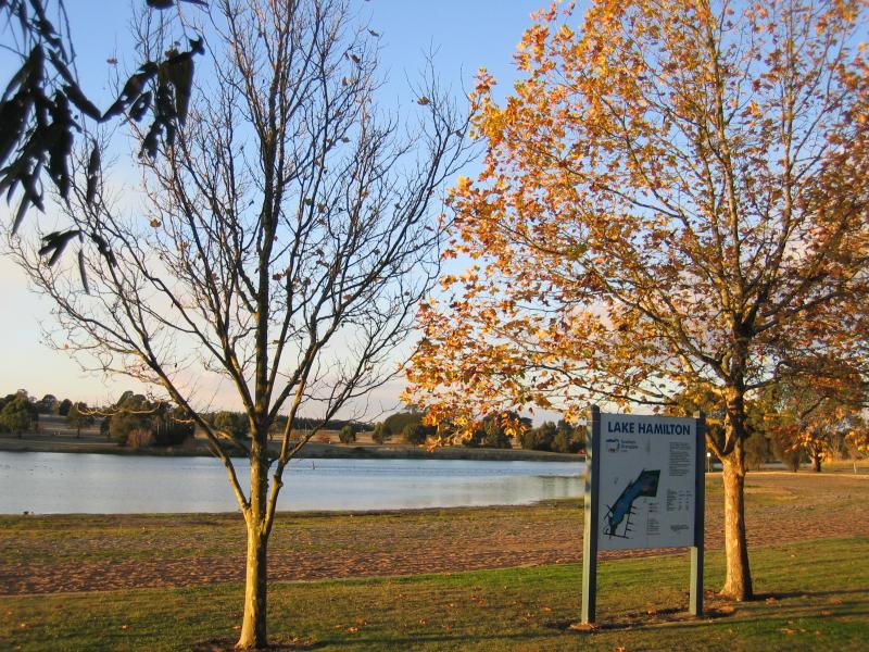 Hamilton - Lake Hamilton: View north-east across beach at end of Rippon Rd