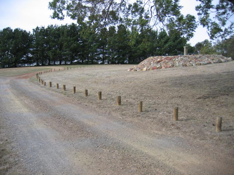 Hamilton - Mount Bainbridge road at lookout: Lookout and car park, east side of Mt Bainbridge Rd