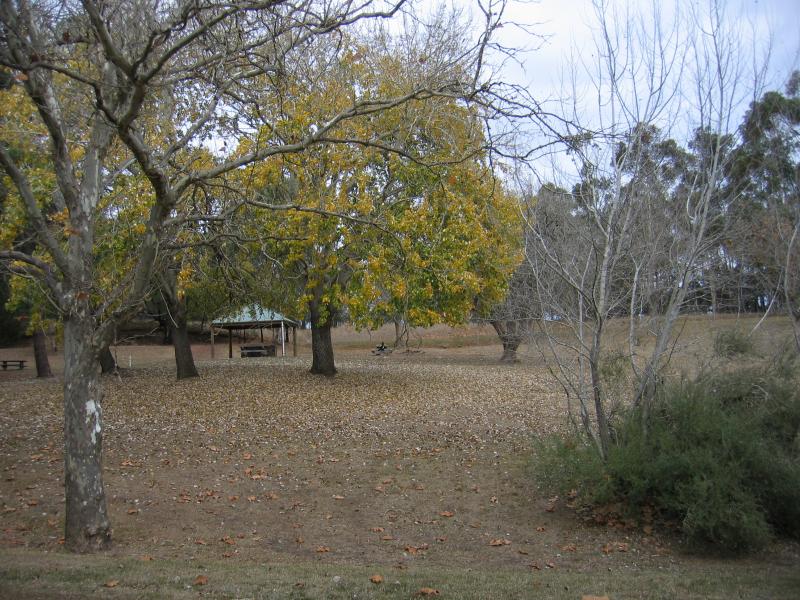 Hamilton - Nigretta Falls: BBQ and picnic areas