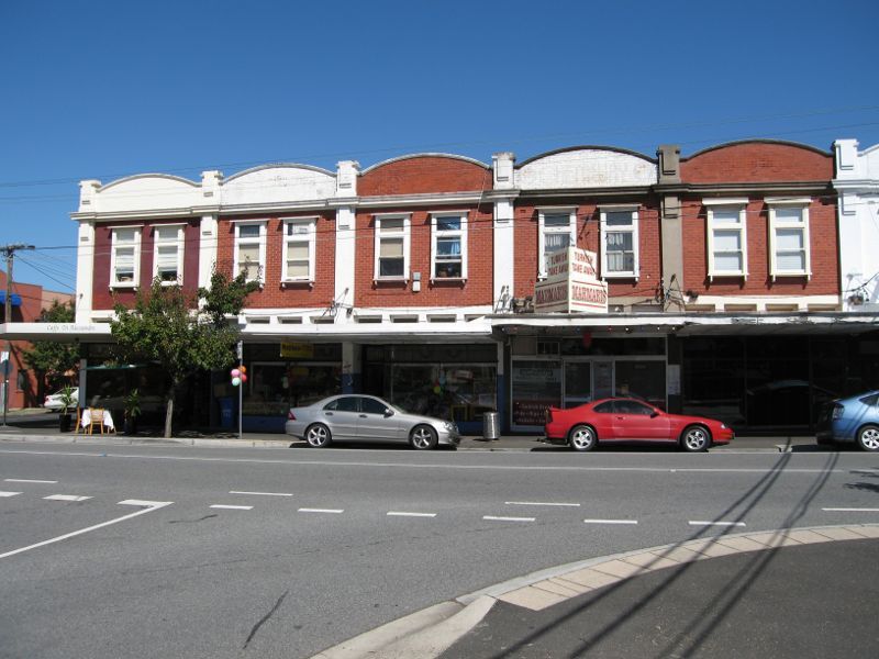 Hampton - Shops and commercial centre, Hampton Street: View west across Hampton St at Villeroy St
