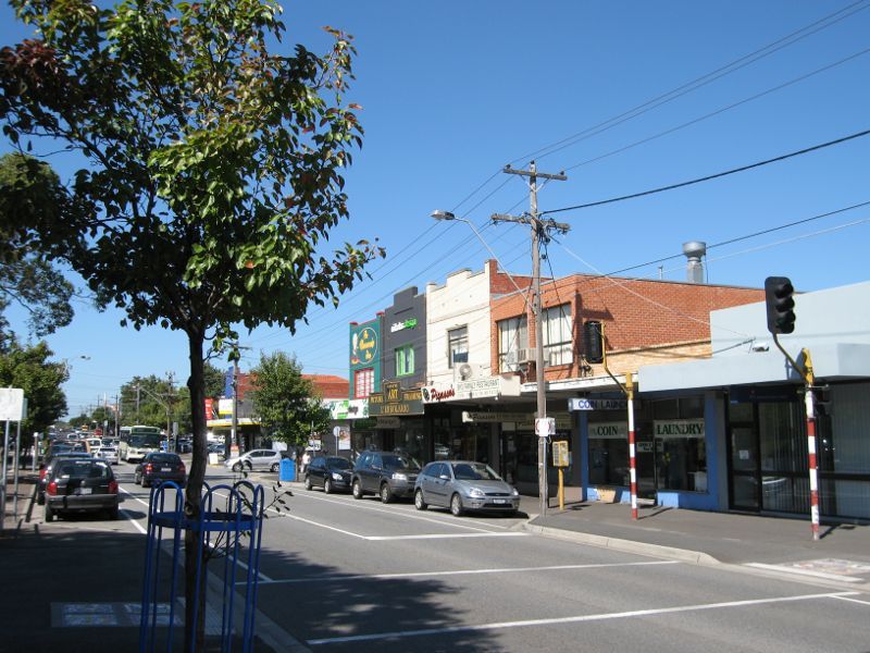 Hampton - Shops and commercial centre, Hampton Street: View south along Hampton St towards Holyrood St