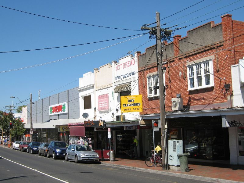 Hampton - Shops and commercial centre, Hampton Street: View south along Hampton St just south of Willis St