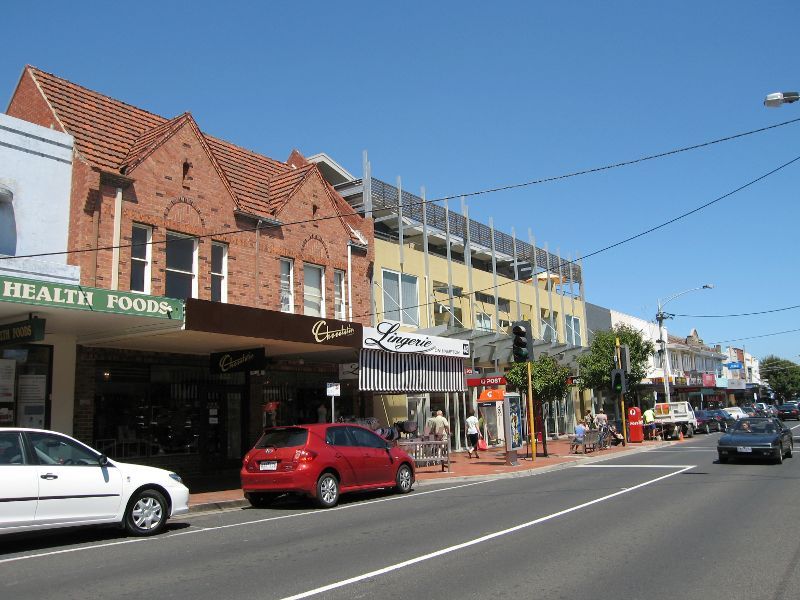 Hampton - Shops and commercial centre, Hampton Street: View south along Hampton St south of Willis St