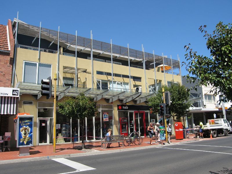 Hampton - Shops and commercial centre, Hampton Street: Post office and bank, west side of Hampton St south of Willis St