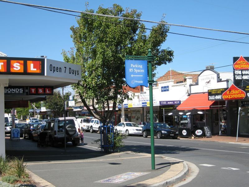 Hampton - Shops and commercial centre, Hampton Street: Corner of Hampton St and Small St