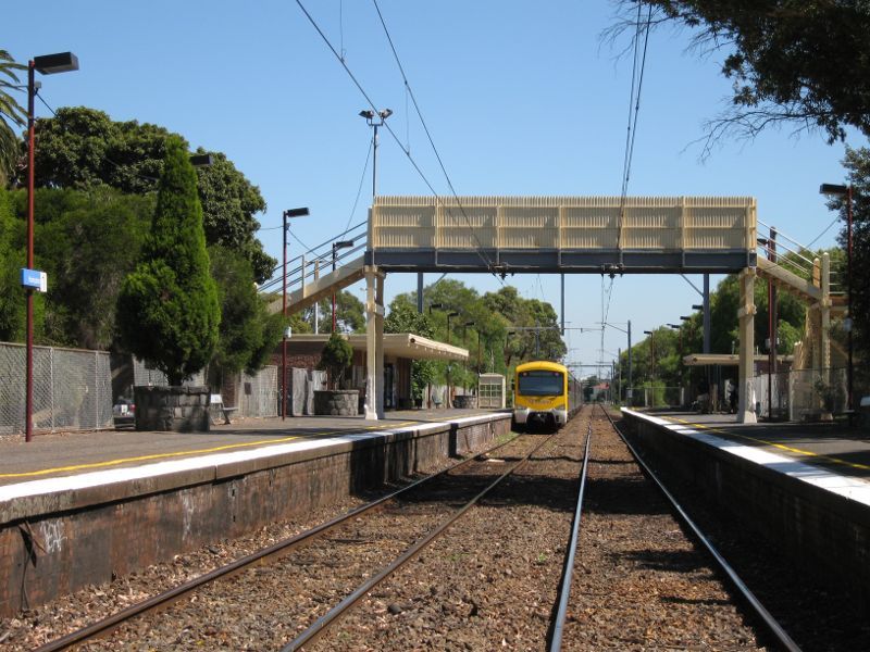 Hampton - Hampton railway station, Railway Crescent: View north-west along railway line at Hampton St towards station