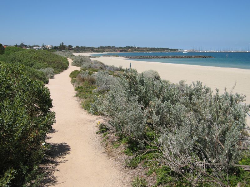 Hampton - Beach and coastline north of Hampton Lifesaving Club: South-easterly view along foreshore and beach