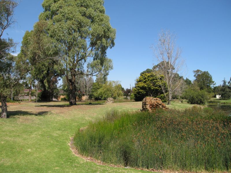 Hampton - G.L. Basterfield Park, Dane Road, Hampton East: Lawns beside lake