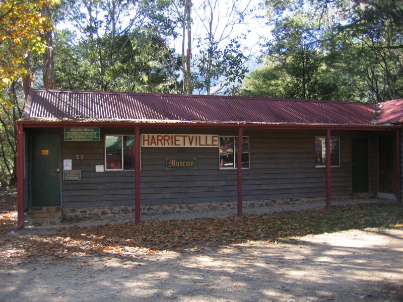 Harrietville - Tauare Park, Pioneer Park and Ovens River East Branch: Edith Hoy Museum, Pioneer Park