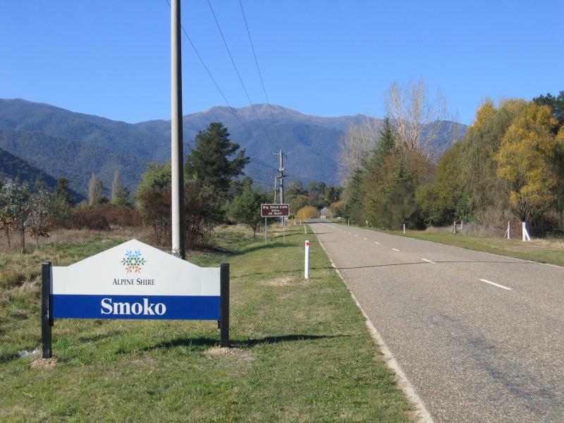 Harrietville - Smoko, Great Alpine Road 10 kilometres north of Harrietville - Smoko town sign