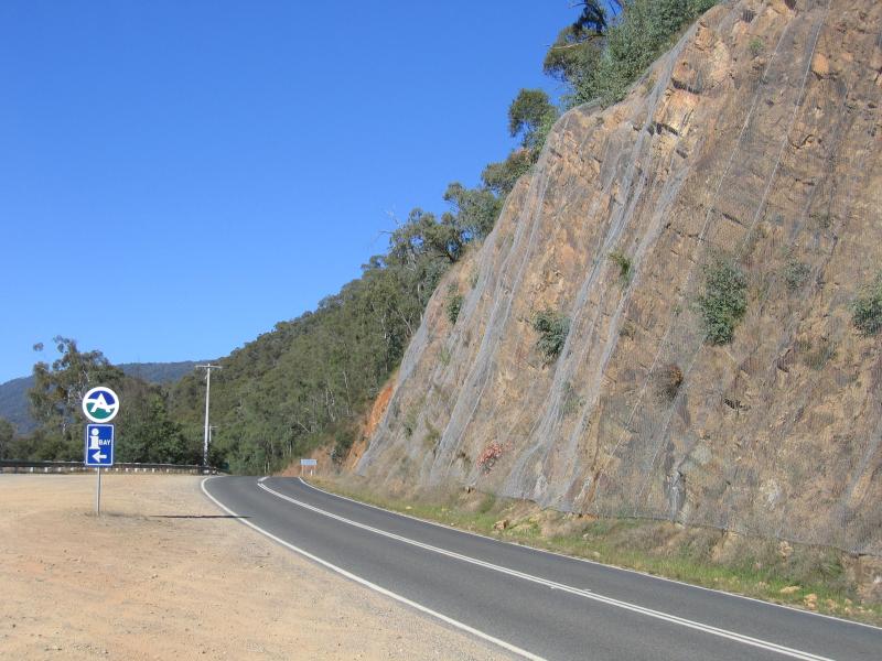 Harrietville - Information Bay, Great Alpine Road south of Germantown: View south-east along Great Alpine Rd
