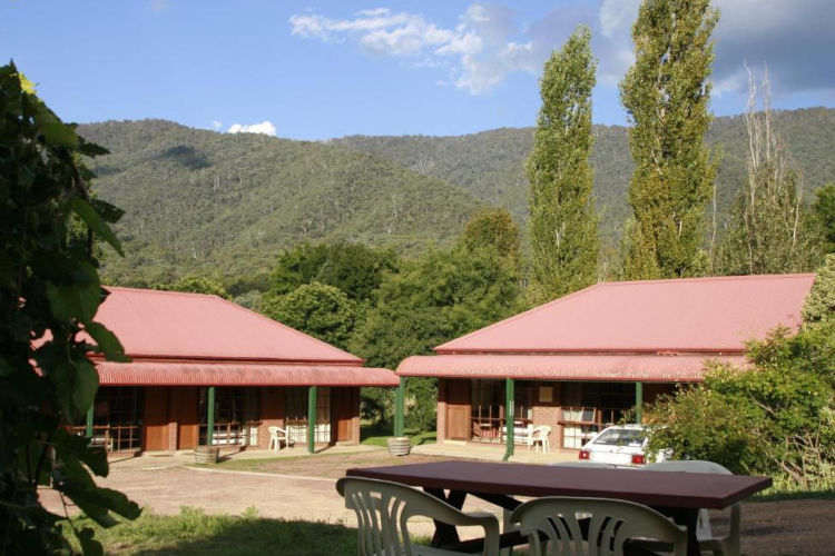 Snowline Hotel, Harrietville