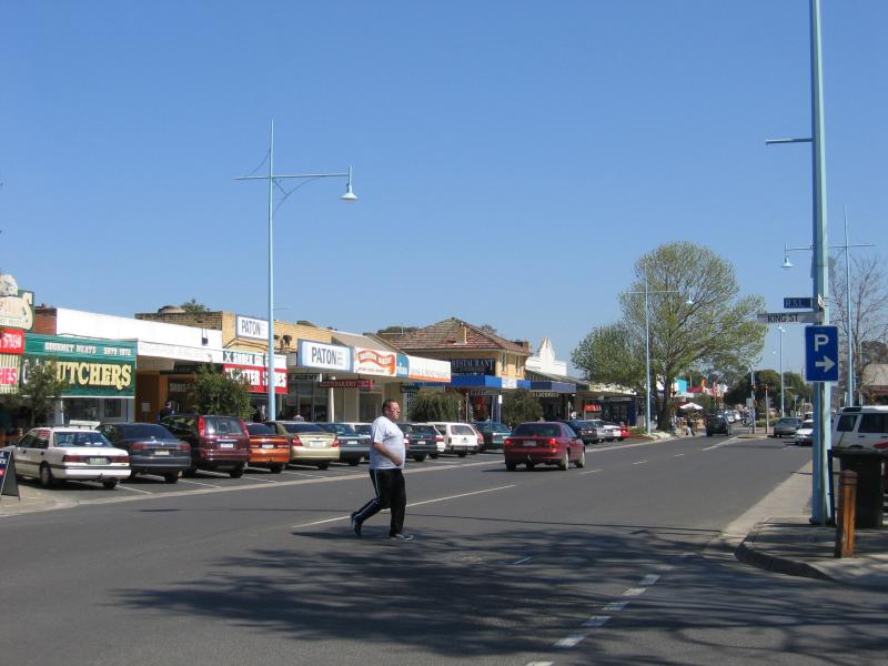 Hastings - Commercial centre and shops, High Street precinct: View west along High St at King St
