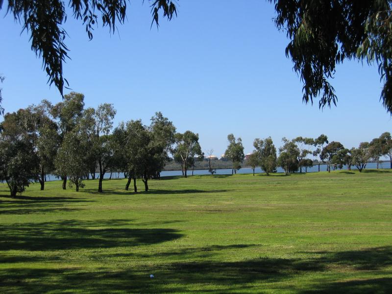 Hastings - Foreshore and Fred Smith Reserve, Marine Parade: View across reserve towards bay