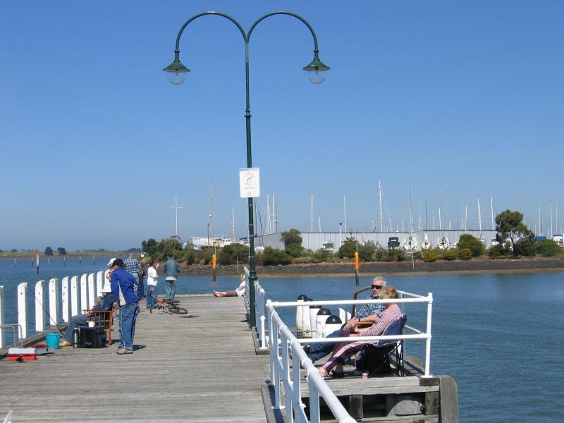 Hastings - Hastings Jetty and Pelican Park Recreation Centre: Fishing off the end of the jetty