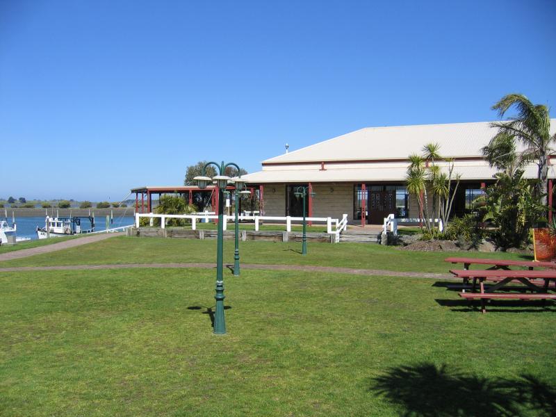 Hastings - Western Port Marina: Gardens along water's edge at the Anchorage