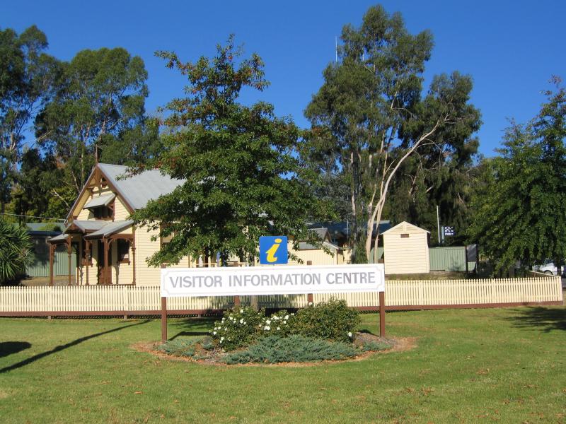 Healesville - Kinglake Road: Visitor Information Centre