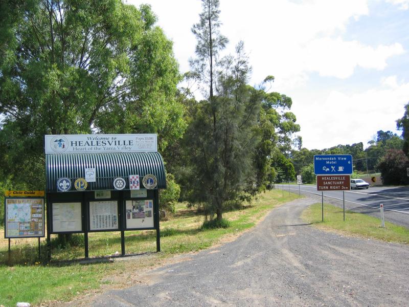 Healesville - Maroondah Highway through Healesville: Healesville town sign and information board near Healesville-Koo Wee Rup Rd