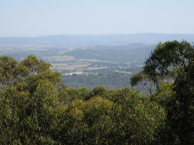 Healesville - Malleson Lookout, Don Road: View from lookout