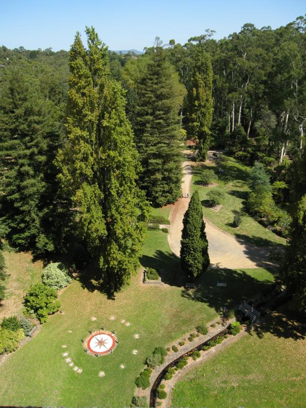 Healesville - Maroondah Reservoir: View from dam wall down to gardens below