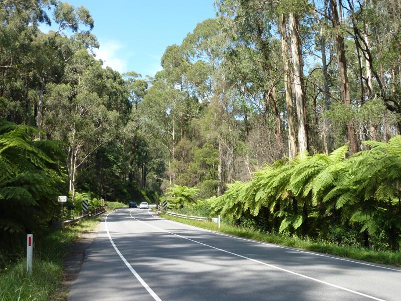 Healesville - Watts River, Maroondah Highway north-east of Healesville: View south along Maroondah Hwy towards Watts River