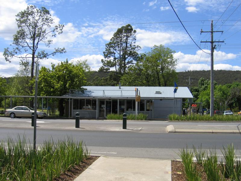Heathcote - Shops and commercial centre, High Street: Heathcote Visitor Information Centre, corner High St and Barrack St