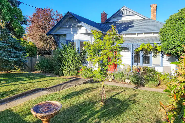 Elroma, Hepburn Springs