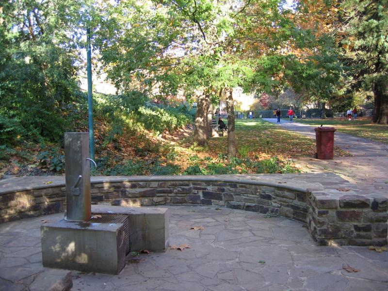 Hepburn Springs - Mineral Springs Reserve: Soda spring