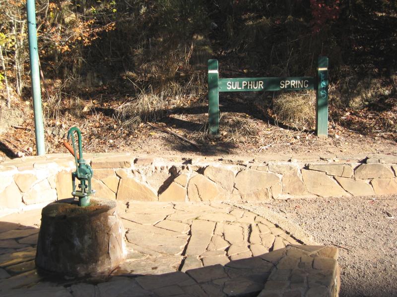 Hepburn Springs - Mineral Springs Reserve: Sulphur spring