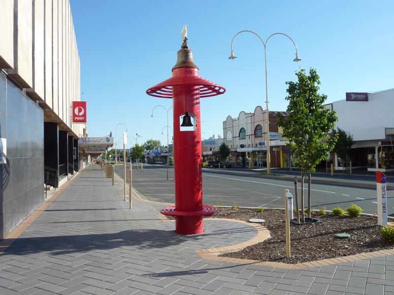 Horsham - Shops and commercial Centre, Firebrace Street and adjoining streets: View south along Firebrace St at post office