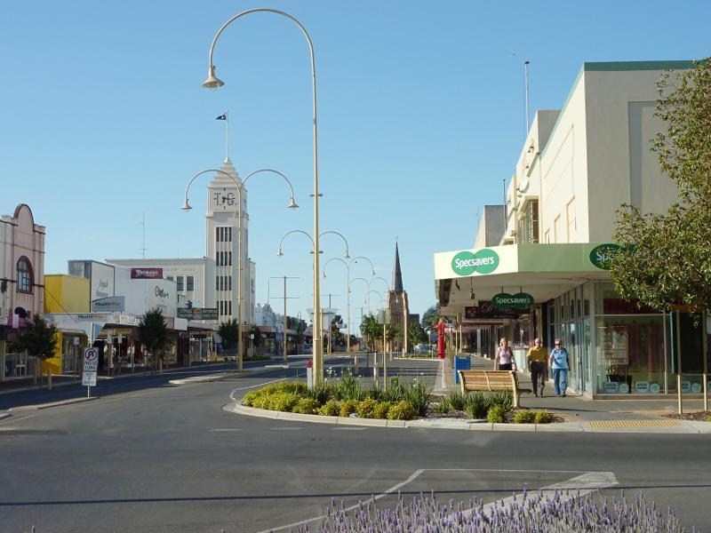 Horsham - Shops and commercial Centre, Firebrace Street and adjoining streets: View north along Firebrace St at Roberts Av