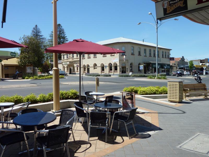 Horsham - Shops and commercial Centre, Firebrace Street and adjoining streets: Corner of Firebrace St and Roberts Av