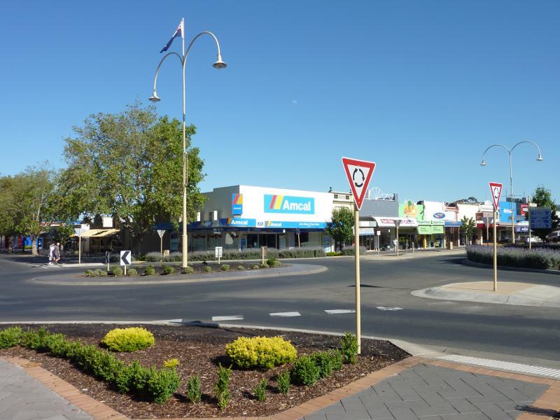 Horsham - Shops and commercial Centre, Firebrace Street and adjoining streets - Corner of Firebrace St and Pynsent St