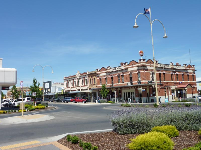 Horsham - Shops and commercial Centre, Firebrace Street and adjoining streets - View south along Firebrace St at Pynsent St
