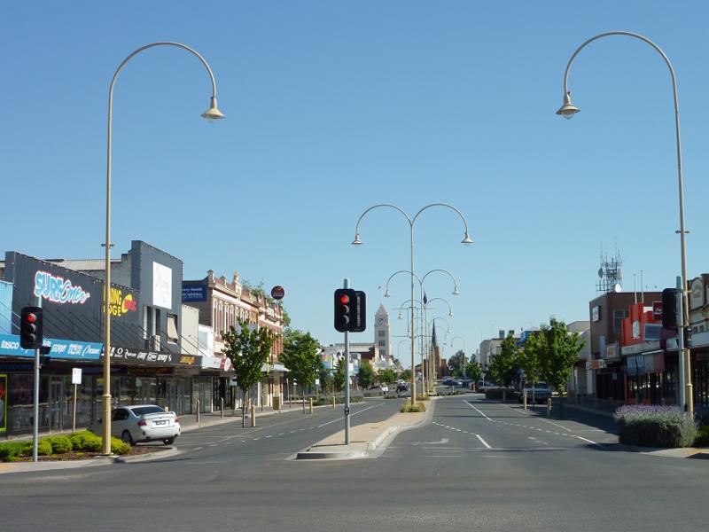 Horsham - Shops and commercial Centre, Firebrace Street and adjoining streets - View north along Firebrace St at Wilson St