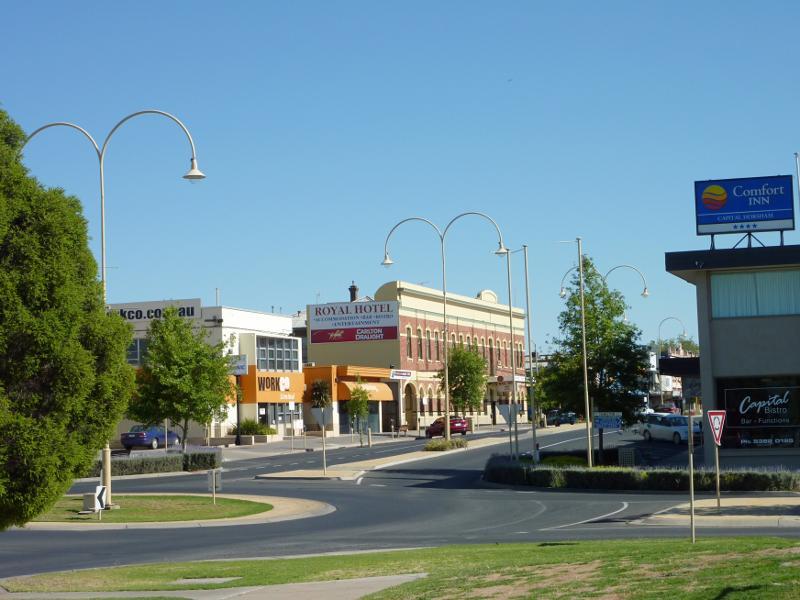 Horsham - Shops and commercial Centre, Firebrace Street and adjoining streets - View north along Firebrace St at Hamilton St