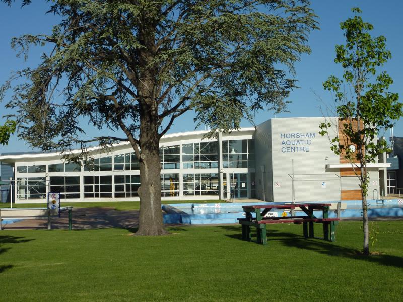 Horsham - Around Horsham: Horsham Aquatic Centre, corner Firebrace St and Hamilton St