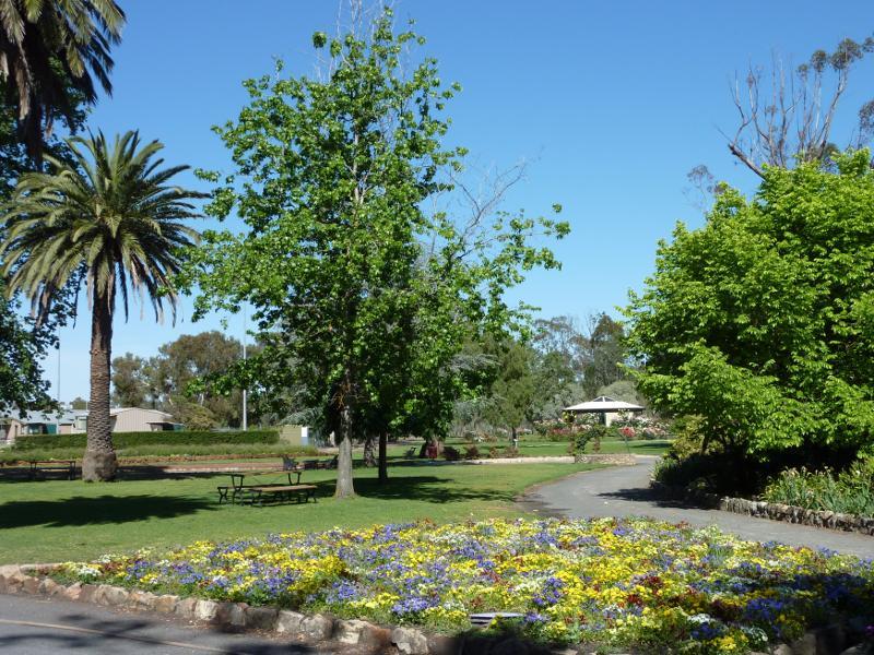 Horsham - Horsham Botanic Gardens: View from Crown Bed