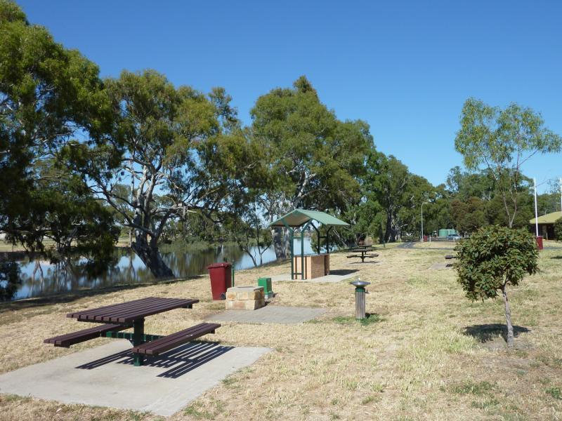 Horsham - Northern bank of Wimmera River between Stawell Road and Firebrace Street: Picnic and BBQ area, view west along river near sound shell