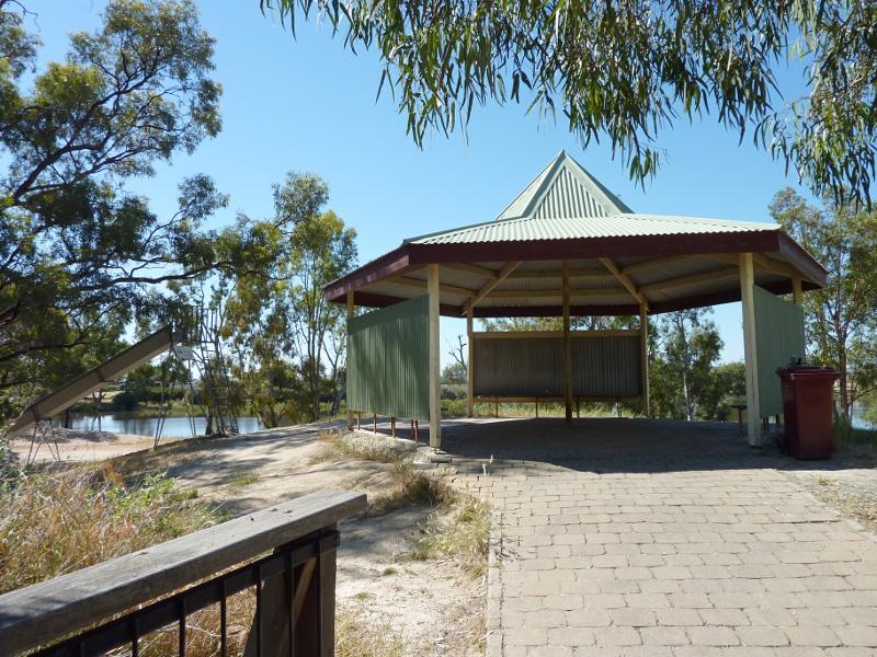 Horsham - Wimmera River at Apex Island: Rotunda on Apex Island